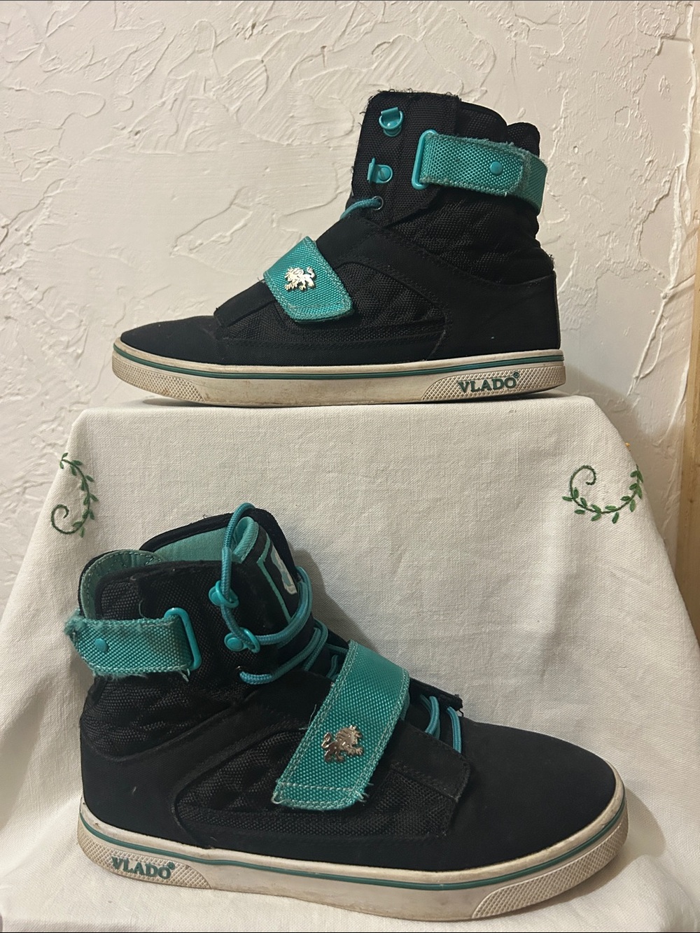Vlado Men’s High-Top Sneakers in Black and Teal